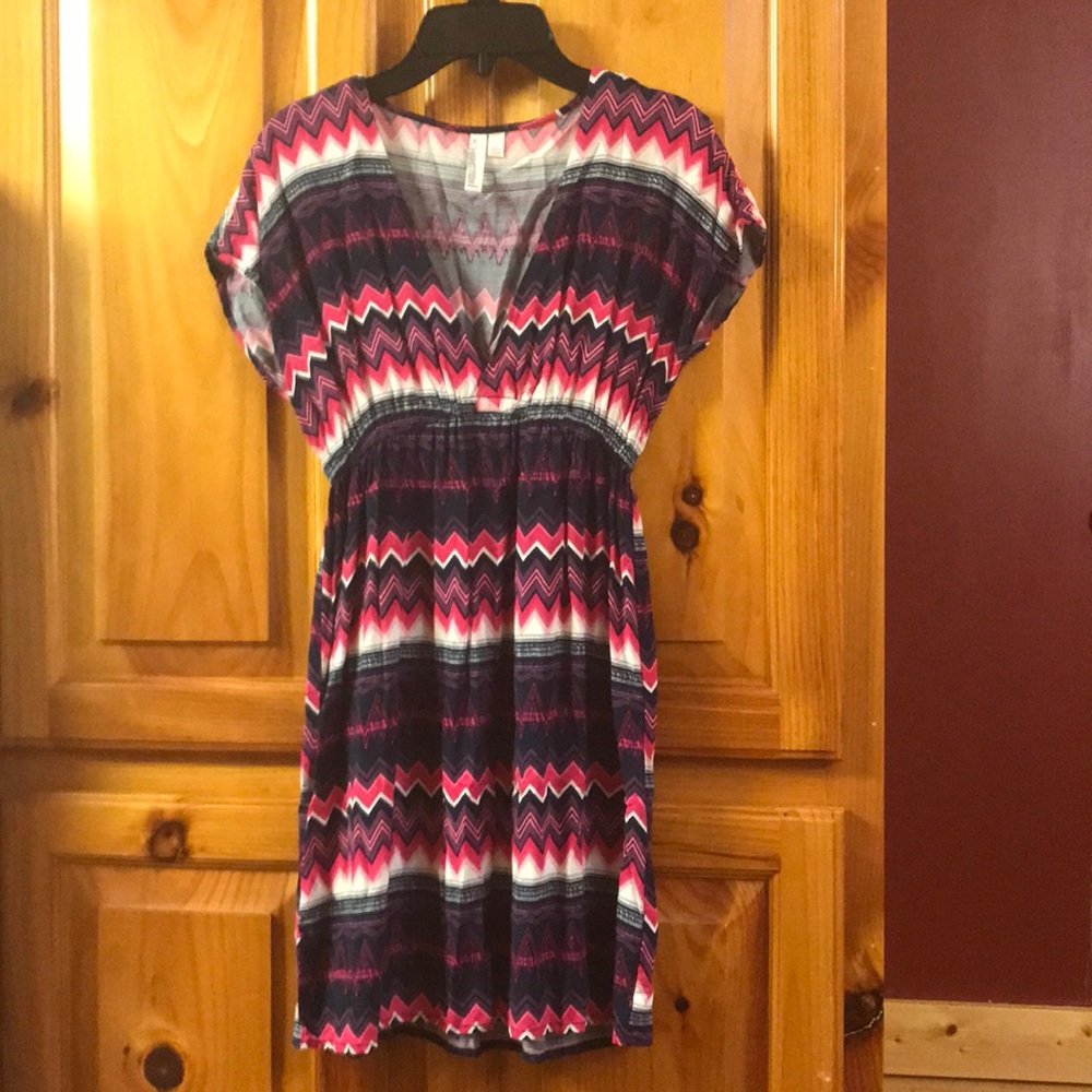 Hang ten chevron print dress size S